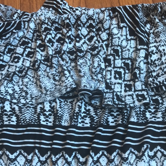 Jessica Simpson Off The Shoulder Crop Top - Picture 5 of 5